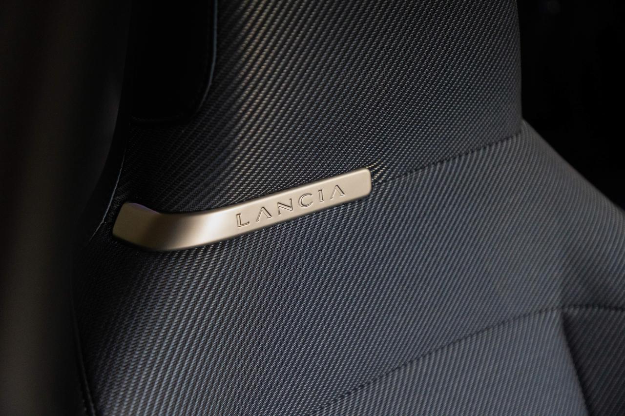 lancia-gamma-internal (5).JPG