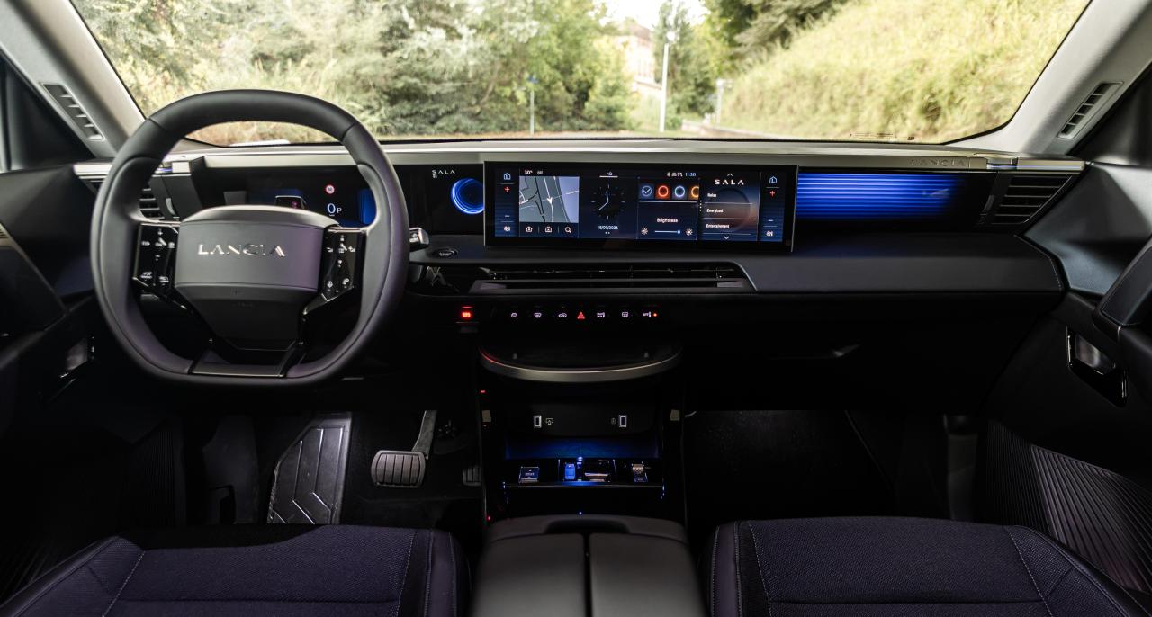 lancia-gamma-internal.JPG